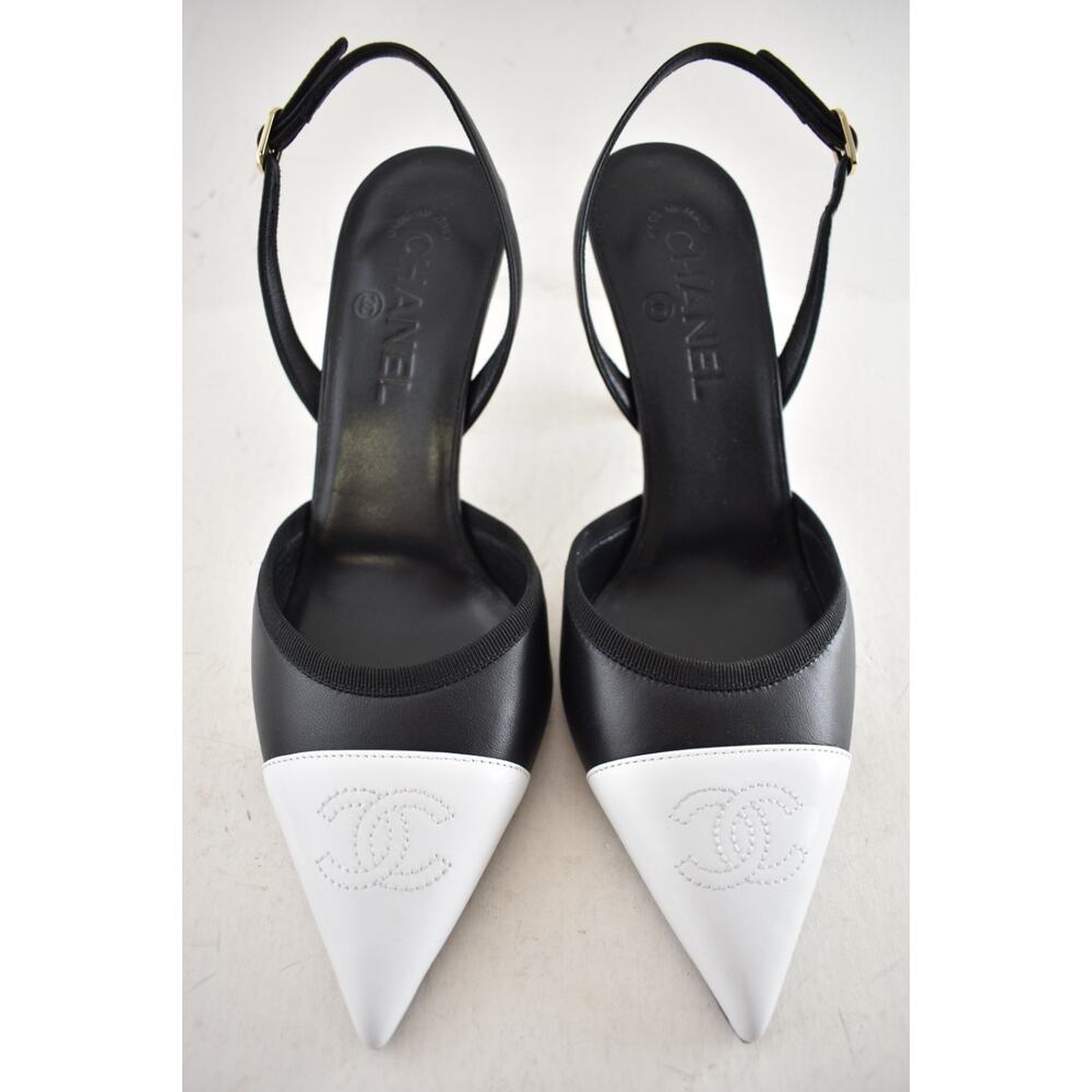 Chanel 26P Black White CC Logo Cap Pointed Toe Slingback Mule Heel Pump 39.5 - Picture 14 of 16